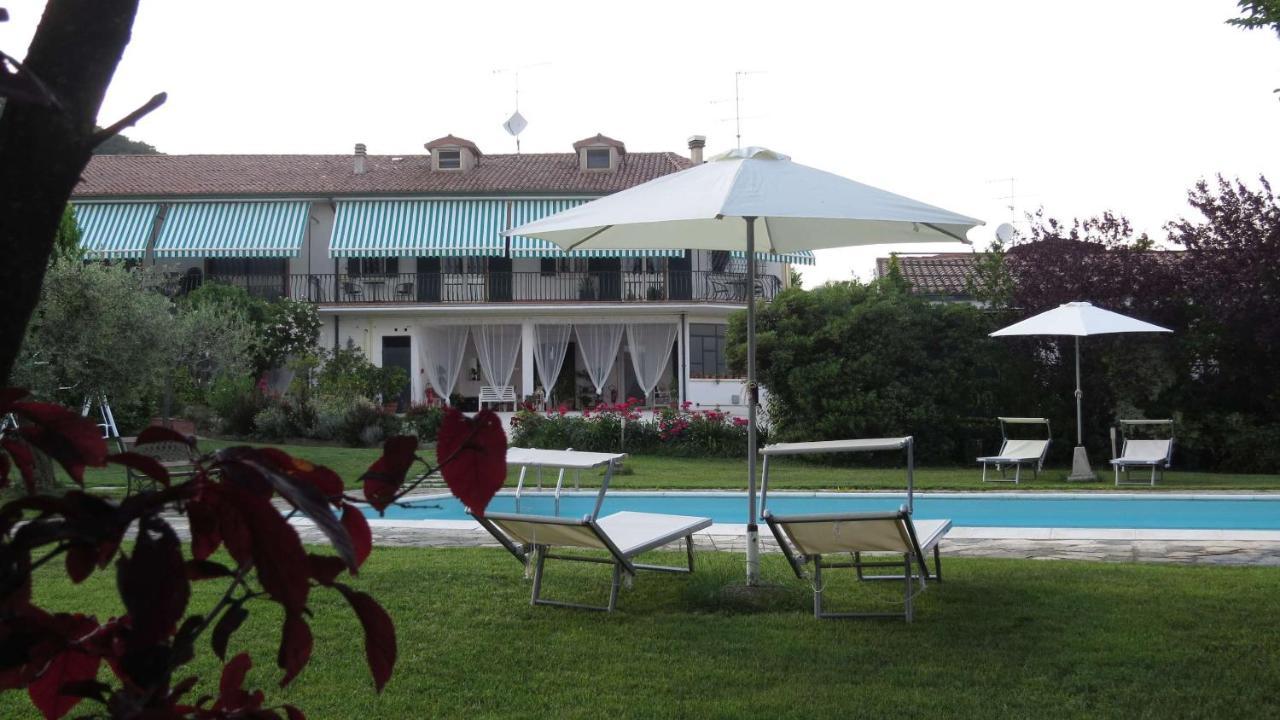Il Gelso Di Barcuzzi Acomodação com café da manhã Lonato Exterior foto